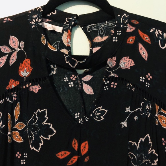 Maurice’s plus size black floral top - Picture 2 of 7
